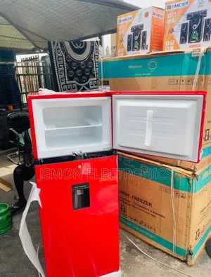 Original 142litrshisense Fridge Freezer With Water Dispenser