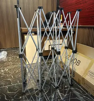 4 Leg Dj Adjustable Skeleton Stand