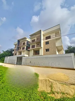 4bdrm Townhouse/Terrace in Obanikoro for sale
