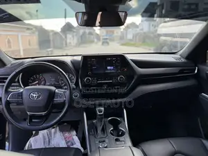 Toyota Highlander XSE 2021 Black