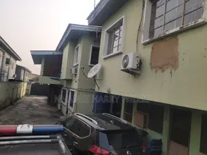 5bdrm Duplex in Adeyinka, Ilupeju, Coker Road for sale