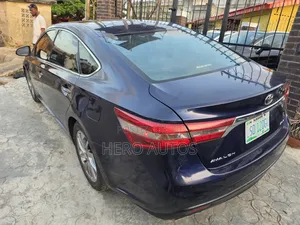 Toyota Avalon XLE Sedar FWD (3.5L 6cyl 6A) 2013 Blue