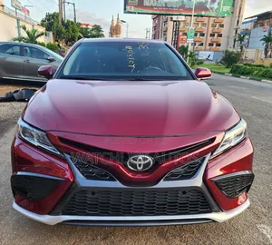 Toyota Camry LE FWD (2.5L 4cyl 8AM) 2018 Red