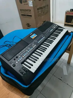 Brand New Yamaha Keyboard PSR Sx 600 With Complete 61 Keys and Adaptor