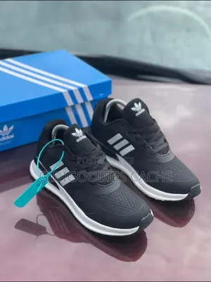 Running Mesh Sneakers With 3-Stripes in Size 40-46