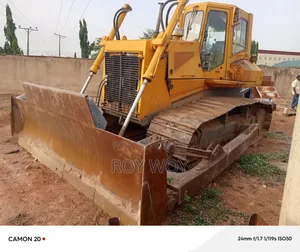 Powerful Liebherr Buldozer With Ripper