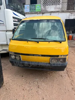 Nissan Vanette 1996 Yellow
