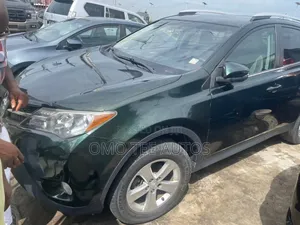 Toyota RAV4 XLE AWD (2.5L 4cyl 6A) 2013 Green