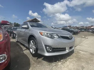 Toyota Camry SE V6 4dr Sedan (3.5L 6cyl 6A) 2013 Silver