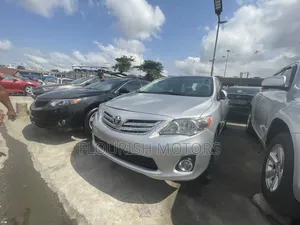 Toyota Corolla LE 4dr Sedan (1.8L 4cyl 4A) 2013 Silver