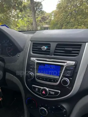 Hyundai Accent Stereo
