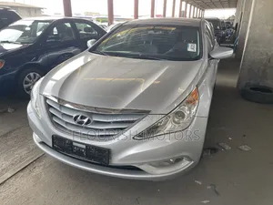 Hyundai Sonata Limited 2.0T Sedan (2.0L 4cyl 6A) 2013 Silver