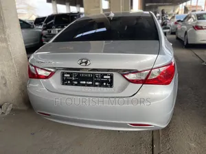 Hyundai Sonata Limited 2.0T Sedan (2.0L 4cyl 6A) 2013 Silver