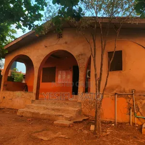 6bdrm House in Bato Real Estate, Akinyele for sale