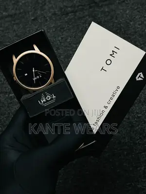 Tomi Simple Leather Analog Wristwatch