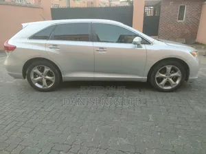 Toyota Venza XLE 4dr Wagon AWD (3.5L 6cyl 6A) 2014 Silver