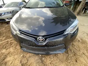 Toyota Corolla LE Premium 4dr Sedan (1.8L 4cyl CVT) 2014 Black