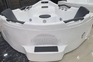 150 by 150 England Double Jacuzzi With Four Handles