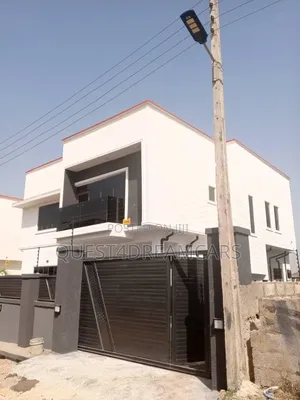 4bdrm Duplex in . Crown Vista Estate, FHA for sale