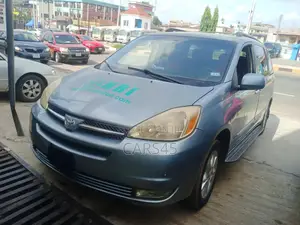 Toyota Sienna 2005 Blue