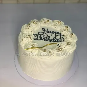 White Buttercream Cake – Size 8, 2 Layers