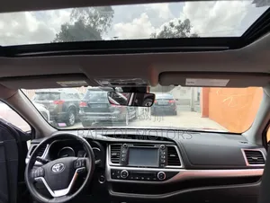 Toyota Highlander XLE 2019 Maroon