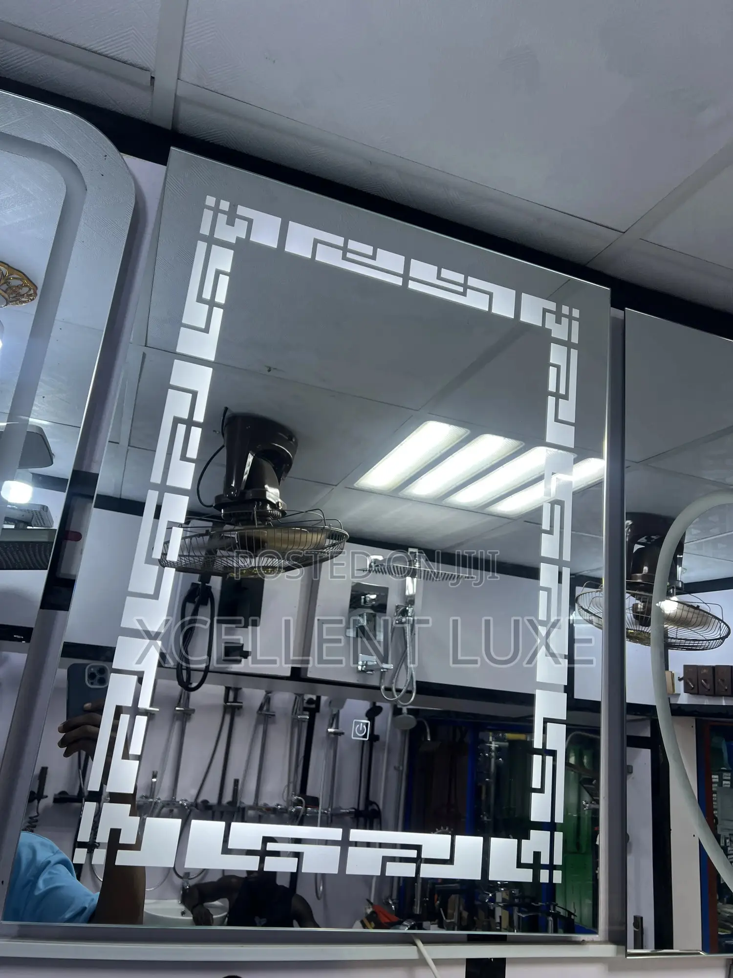 Square Led Mirror With 3 Lights