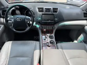 Toyota Highlander Limited 3.5l 4WD 2013 Gray
