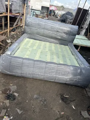 6.6 Bedframe