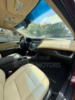 Toyota Avalon XLE Premium Sedan FWD (3.5L 6cyl 6A) 2013 Maroon