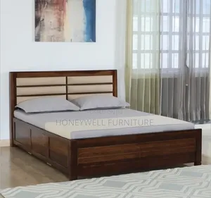 King Size Bedframe With Hulpostry Headboard