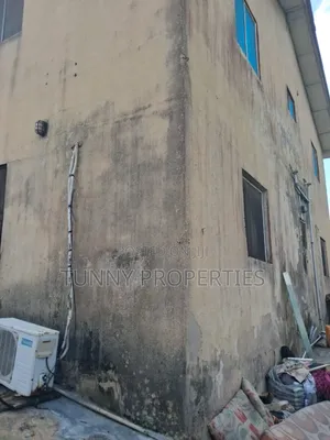 12bdrm House in Mangoro for sale