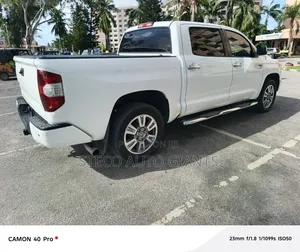 Toyota Tundra 2016 White