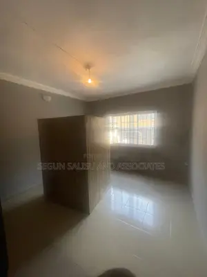 3bdrm Apartment in Omole Phase1 Off for rent