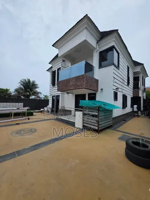 4bdrm Duplex in A Secured, Lakowe for sale