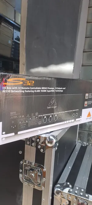 Behringer Stage Box S32