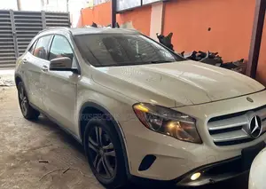 Mercedes-Benz GLA 250 SV Premium 2014 White