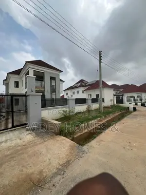 5bdrm Duplex in Basic Estate, Lokogoma for sale