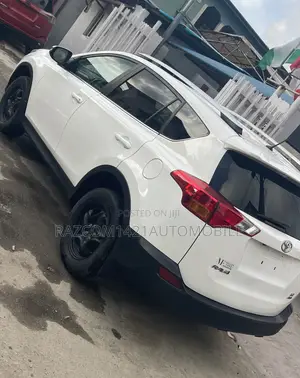 Toyota RAV4 LE 4dr SUV AWD (2.5L 4cyl 6A) 2014 White