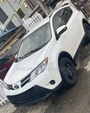 Toyota RAV4 LE 4dr SUV AWD (2.5L 4cyl 6A) 2014 White