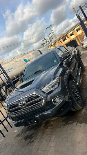 Toyota Tacoma 2022 Gray