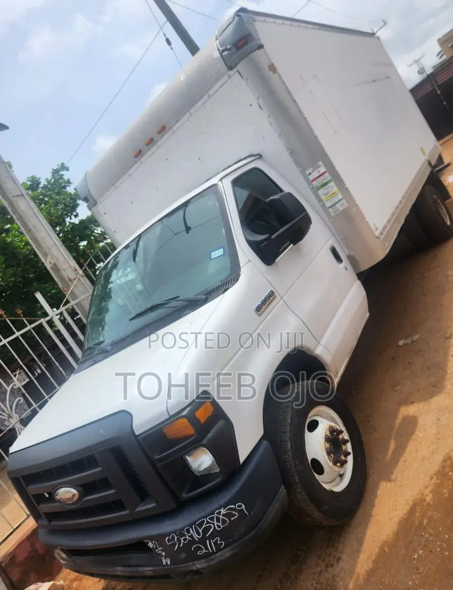 Ford Excursion 2015 White
