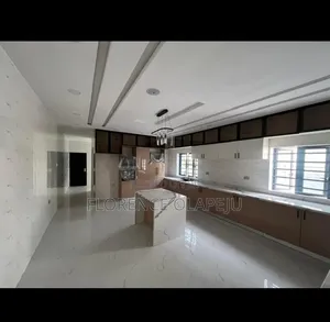 5bdrm Duplex in Agoro, Oluyole for sale