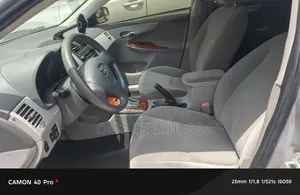 Toyota Corolla XLE 4dr Sedan (1.8L 4cyl 4A) 2010 Silver