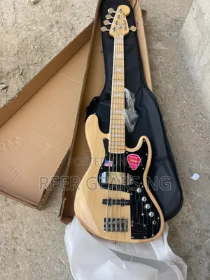 Fender Jazz Bass 5 Strings Active Bass Guitar
