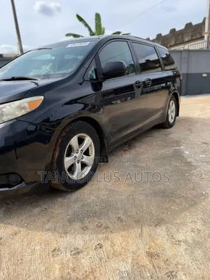 Toyota Sienna 2010 Black