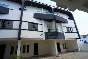 4bdrm Duplex in Orchid, Chevron for sale