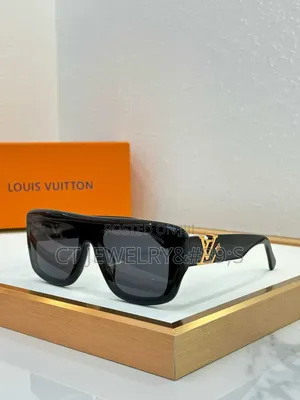 Designer-Inspired Luxury Sunglasses Thick Black Frame, Gradient Lenses