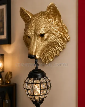 Modern Luxury (White/Gold) Wolf Head Wall Lamp With Crystal Lantern