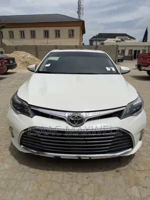 Toyota Avalon XLE Premium FWD Sedan (3.6L 6cyl 6A) 2016 White